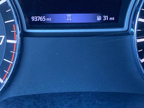 Used 2018 Nissan Pathfinder SV image 25