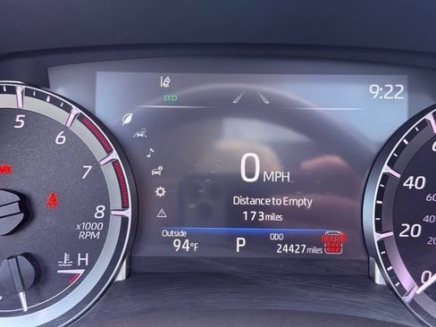 Used 2024 Toyota Highlander XLE FWD image 26