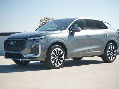 New 2026 Audi Q3 quattro 2.0T AWD/4WD image 1