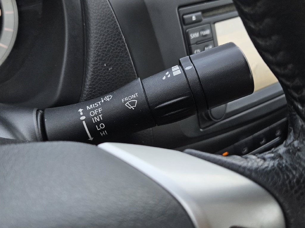 Used 2015 Nissan Sentra SR w/ SR Premium Package FWD image 27