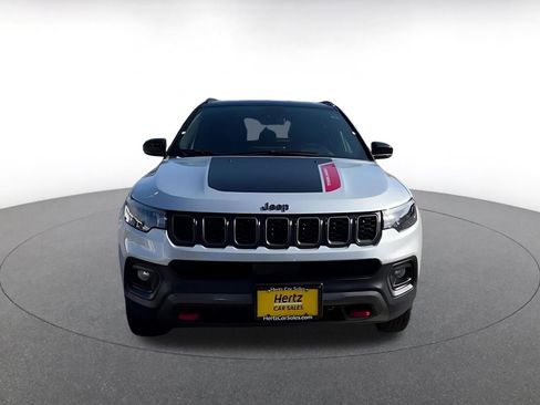 Used 2025 Jeep Compass Trailhawk AWD/4WD image 3