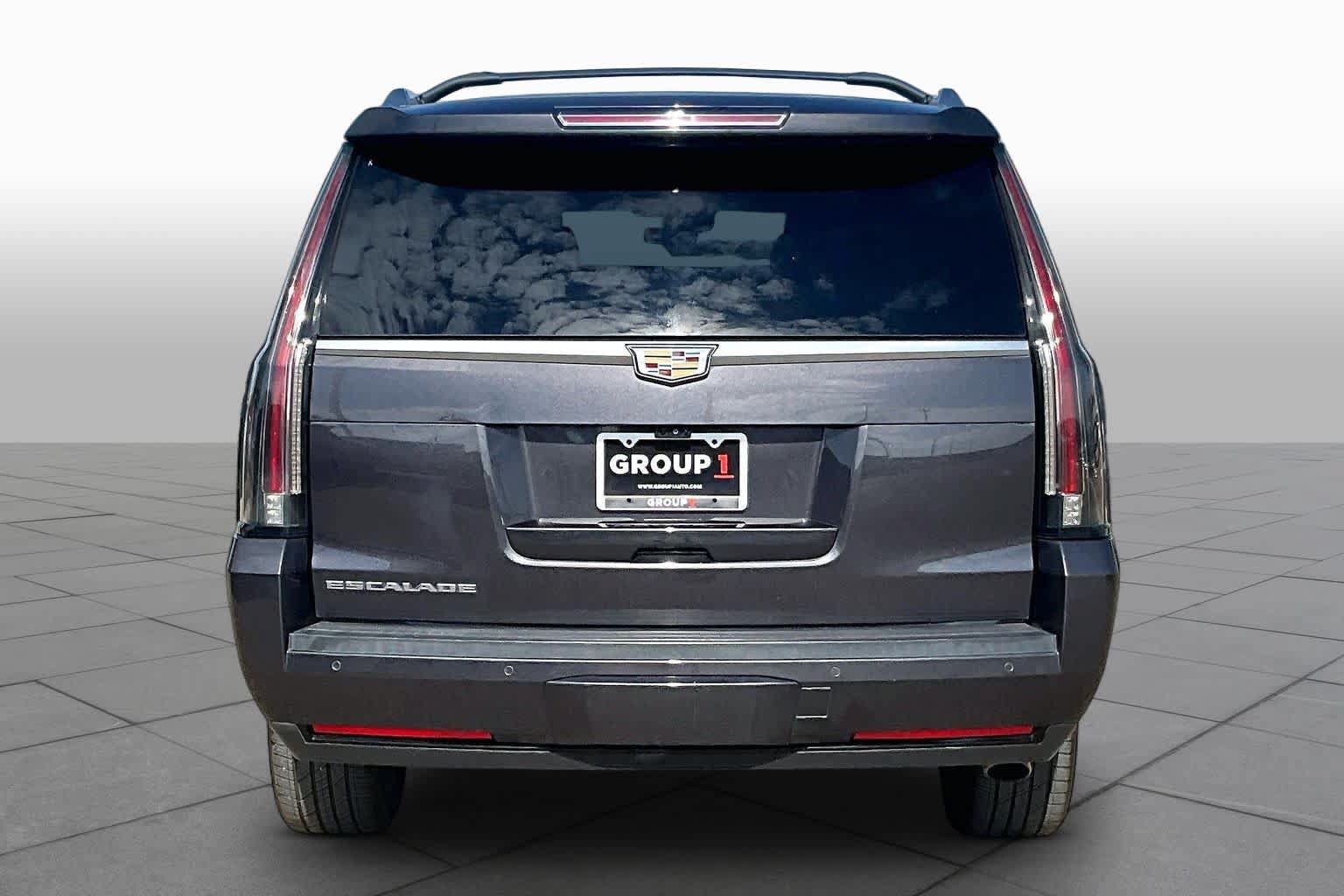 Used 2017 Cadillac Escalade ESV Premium Luxury AWD/4WD image 5