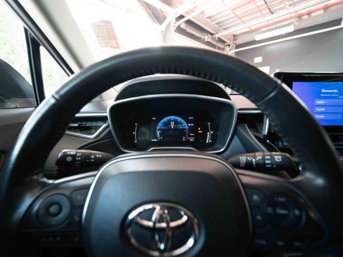 Used 2023 Toyota Corolla Cross XLE image 15