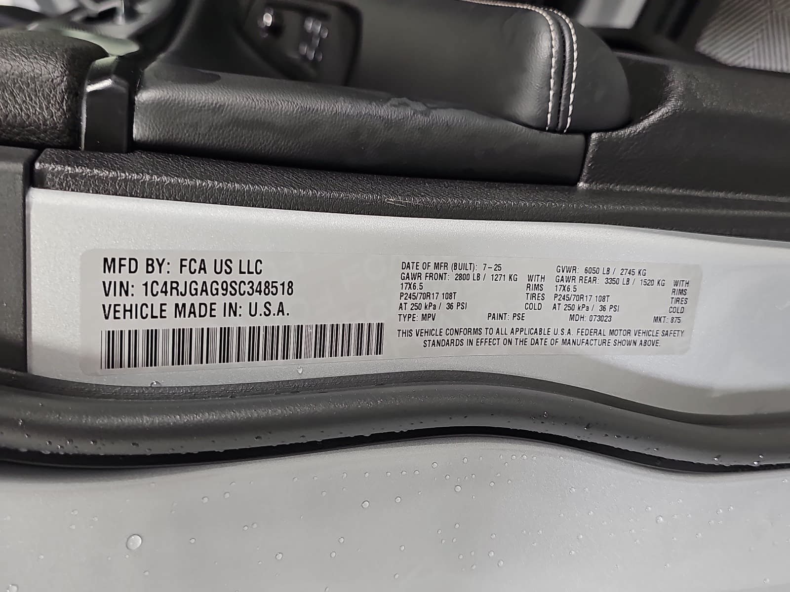 Used 2025 Jeep Grand Cherokee Laredo RWD image 31