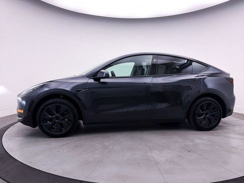 Used 2024 Tesla Model Y Long Range image 34