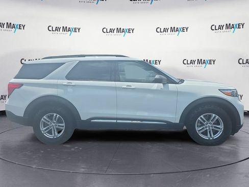 Used 2022 Ford Explorer XLT w/ Equipment Group 202A AWD/4WD image 6