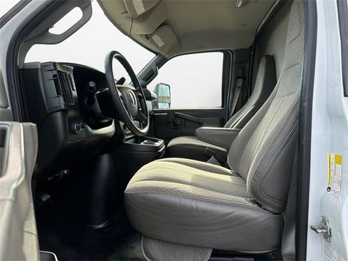 Used 2017 GMC Savana 3500 image 9