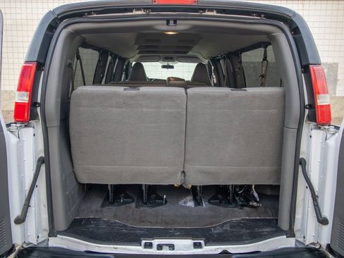 Used 2017 Chevrolet Express 3500 LT w/ LT Preferred Equipment Group image 38