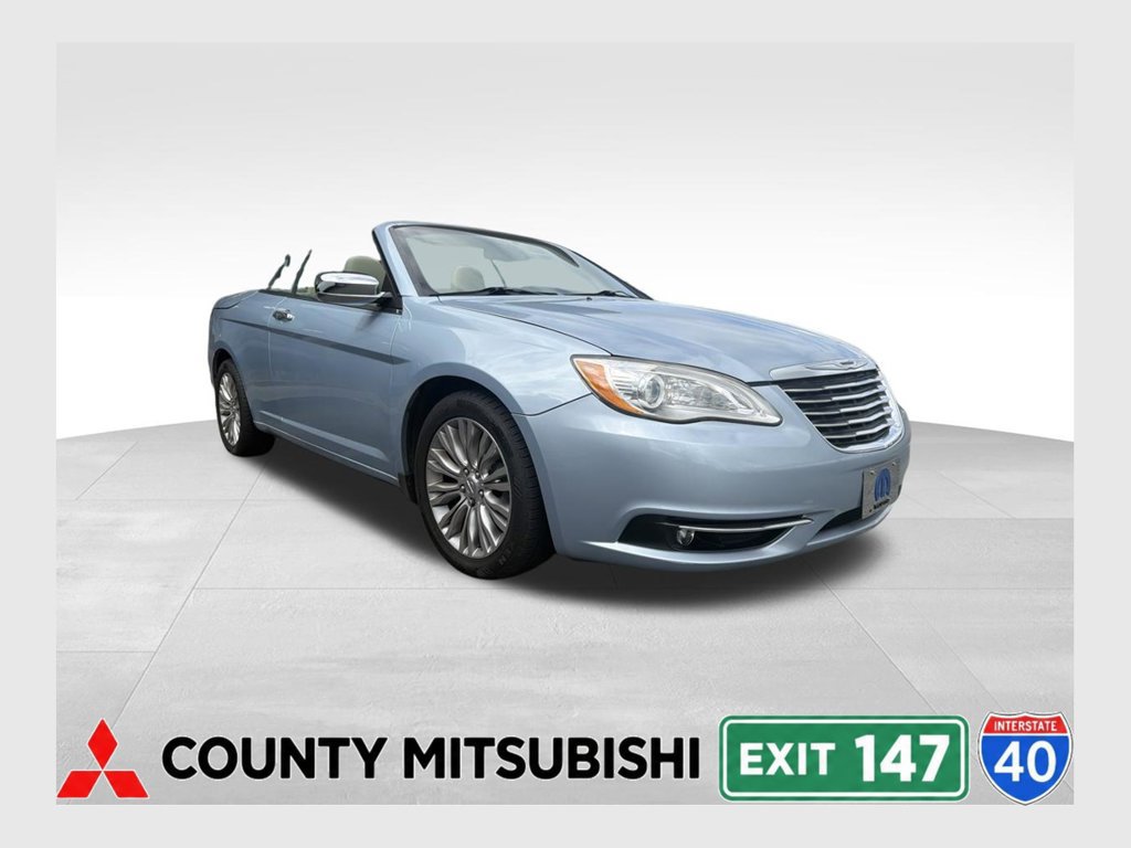 Used 2014 Chrysler 200 Limited FWD image 1