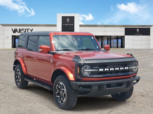 Used 2023 Ford Bronco Outer Banks AWD/4WD image 1