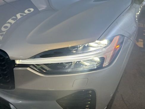 Certified 2025 Volvo XC60 B5 Plus image 8