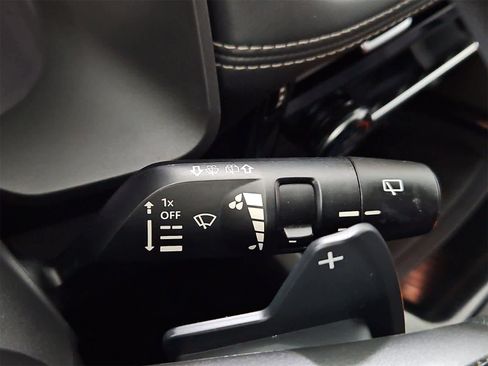 Used 2021 Nissan Rogue SV image 25