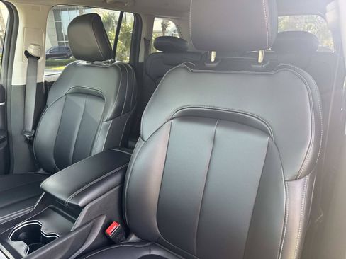 Used 2024 Jeep Grand Cherokee Limited AWD/4WD image 20