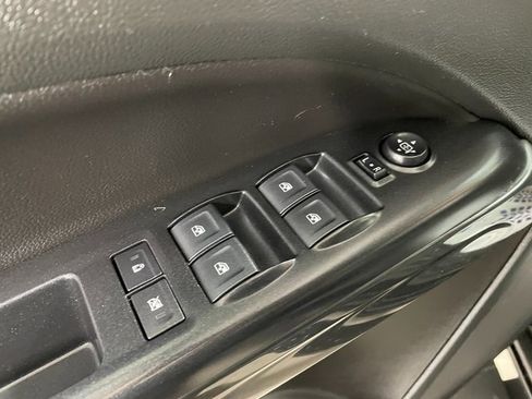 Used 2022 GMC Canyon AT4 image 19