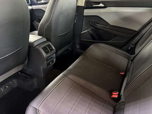 Used 2022 Volkswagen Taos SE image 26