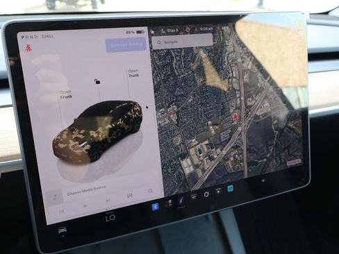 Used 2025 Tesla Model Y Long Range RWD image 6