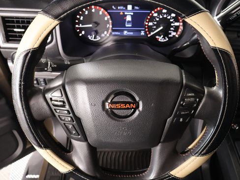Used 2021 Nissan Titan PRO-4X w/ Pro-4x Convenience Package AWD/4WD image 3