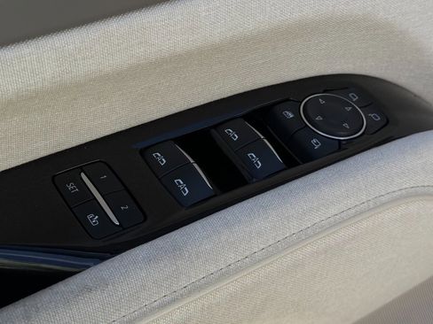 Used 2022 Cadillac Escalade Sport Platinum w/ LPO, ONYX Package image 90