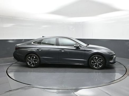 Used 2025 Hyundai Sonata SEL FWD image 11