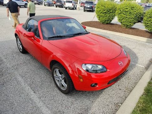 Used 2006 MAZDA MX-5 Miata Touring image 12