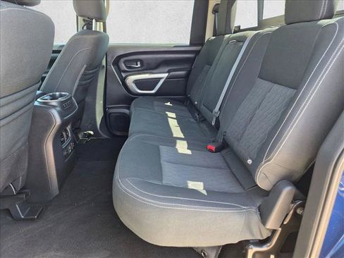 Used 2019 Nissan Titan SV w/ SV Convenience Package RWD image 18