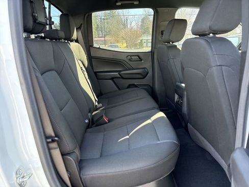 New 2025 Chevrolet Colorado W/T image 28