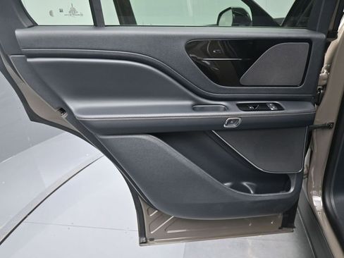 New 2026 Lincoln Aviator 2WD image 8