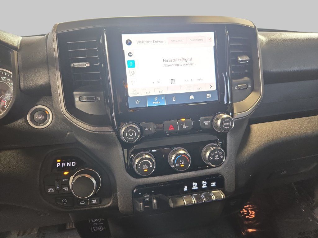 Used 2025 RAM 1500 Warlock AWD/4WD image 23