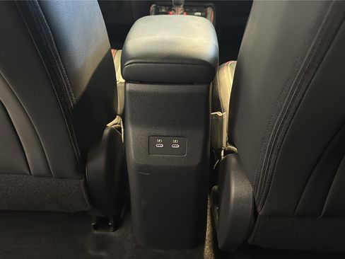 Used 2025 Nissan Kicks SR AWD/4WD image 28