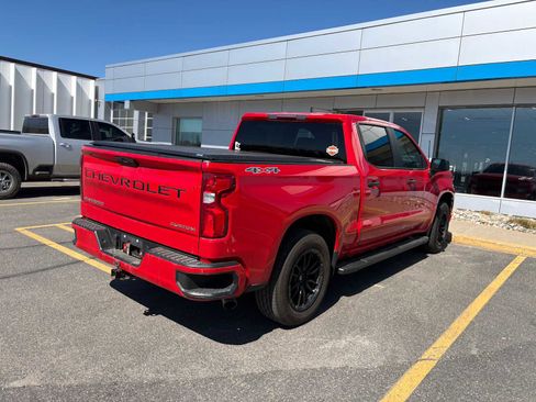 Used 2020 Chevrolet Silverado 1500 Custom w/ Custom Value Package AWD/4WD image 4