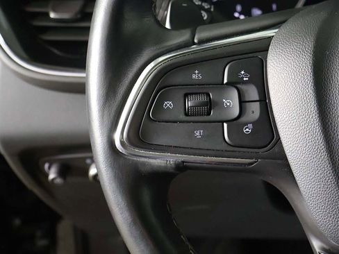 Used 2023 Buick Envision Essence image 38