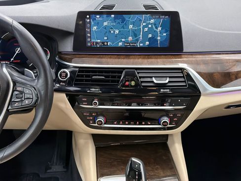 Used 2018 BMW 530i xDrive image 17