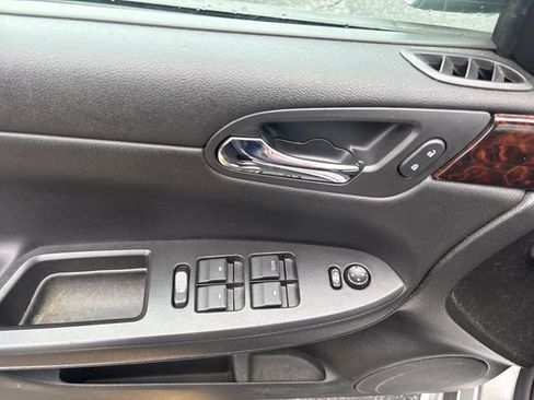 Used 2013 Chevrolet Impala LT w/ LT Sunroof Package FWD image 16