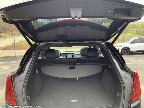 Used 2025 Cadillac XT5 Premium Luxury image 16