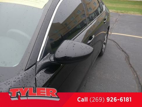 Certified 2023 Honda Accord EX image 11