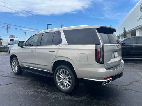 Used 2022 Cadillac Escalade Premium Luxury AWD/4WD image 3