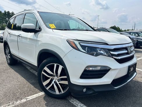 Used 2017 Honda Pilot Elite image 2