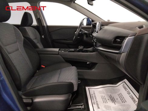 Used 2023 Nissan Rogue SV image 35