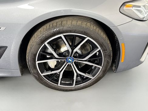 Used 2023 BMW 530e w/ M Sport Package image 32