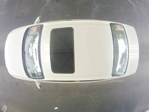 Used 2000 Toyota Avalon XLS FWD image 4
