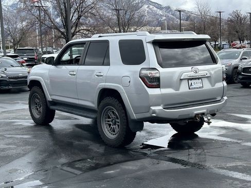 Used 2017 Toyota 4Runner SR5 image 5