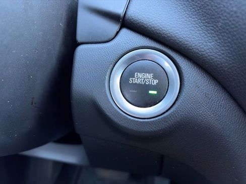 Used 2023 Chevrolet Equinox LT image 23