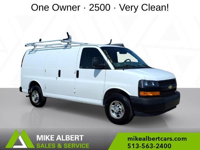 Used 2021 Chevrolet Express 2500 w/ Driver Convenience Package RWD image 1