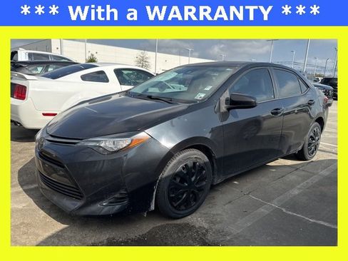 Used 2017 Toyota Corolla LE image 1