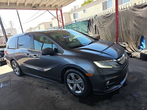 Used 2018 Honda Odyssey EX image 2