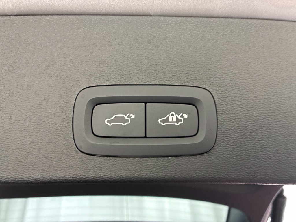 Used 2026 Volvo XC40 B5 Plus AWD/4WD image 7