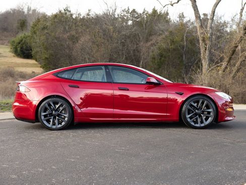 Used 2022 Tesla Model S Plaid image 10