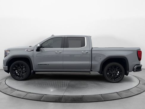 Used 2025 GMC Sierra 1500 Denali w/ Denali Reserve Package AWD/4WD image 3