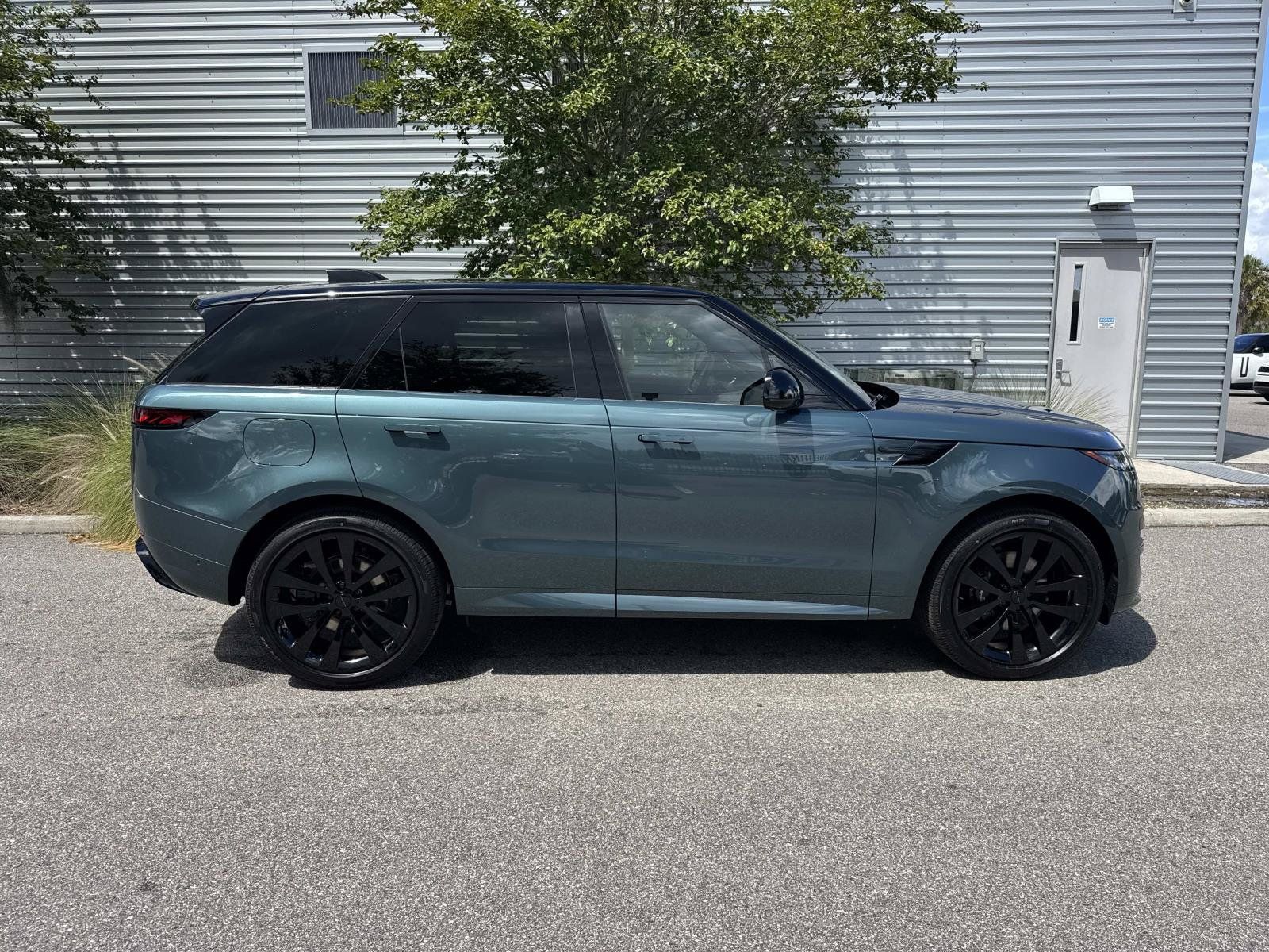 New 2027 Land Rover Range Rover Sport Dynamic SE AWD/4WD image 5