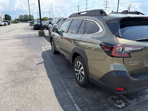 Certified 2025 Subaru Outback Premium AWD/4WD image 7